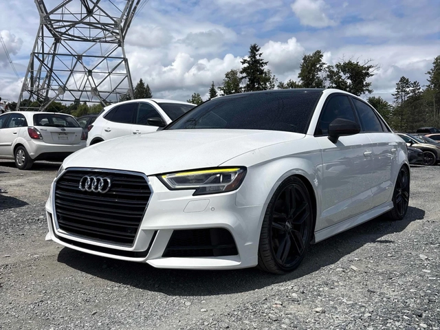 Audi S3 TECHNIK / CARFAX - автомобили, коли, обяви за нови и употребявани 0