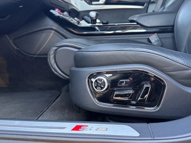 Audi S8 4.0TFSI 3xTV* B&O* NIGHT VISION* FULL* TOP* - автомобили, коли, обяви за нови и употребявани 12