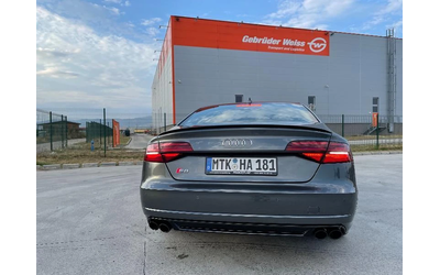 audi-s8 - 5