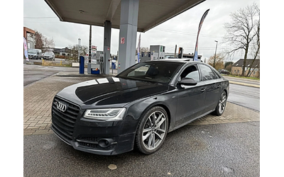 audi-s8 - 0
