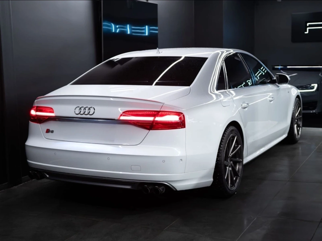 Audi S8 ОЧАКВАН ВНОС Audi S8+ CERAMIC Limited edition - автомобили, коли, обяви за нови и употребявани 1