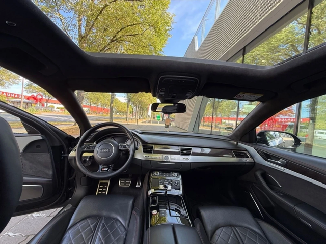 Audi S8 ОЧАКВАН ВНОС Audi S8 Plus CERAMIC* CARBON - автомобили, коли, обяви за нови и употребявани 3
