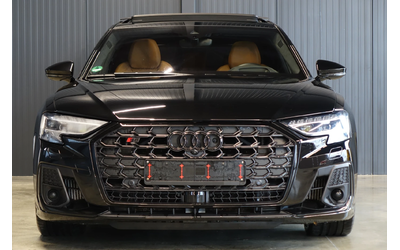 audi-s8 - 1