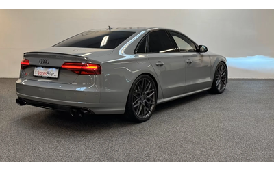 audi-s8 - 1
