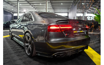 audi-s8 - 5
