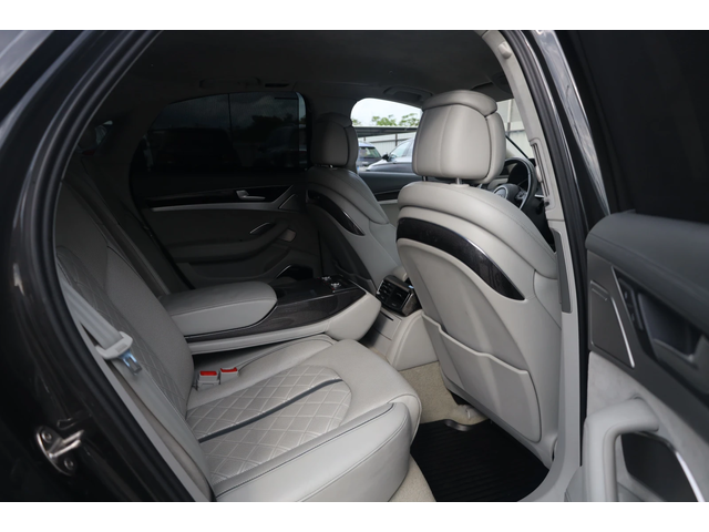 Audi S8 S8 - автомобили, коли, обяви за нови и употребявани 7