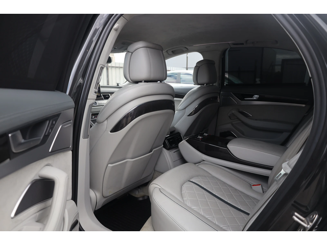 Audi S8 S8 - автомобили, коли, обяви за нови и употребявани 9
