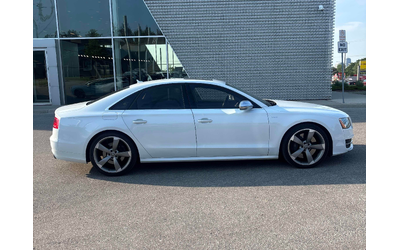 audi-s8-4-0l-8cyl-awd - 2