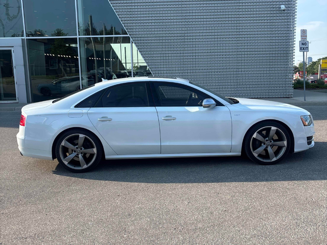Audi S8 4.0L 8cyl AWD - автомобили, коли, обяви за нови и употребявани 2