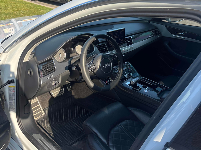 Audi S8 4.0L 8cyl AWD - автомобили, коли, обяви за нови и употребявани 4