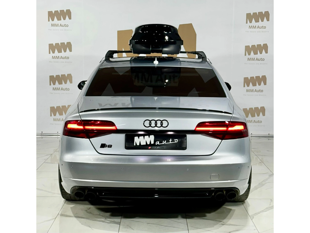 Audi S8 Plus* Quattro* Ceramic* Carbon* Matrix* B&O* HuD - автомобили, коли, обяви за нови и употребявани 4