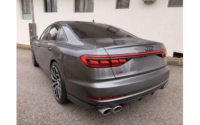 audi-s8 - 4