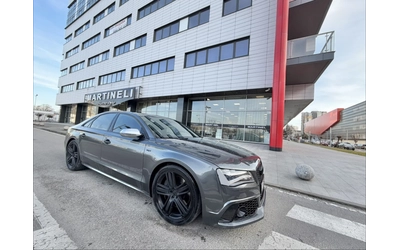 audi-s8 - 1