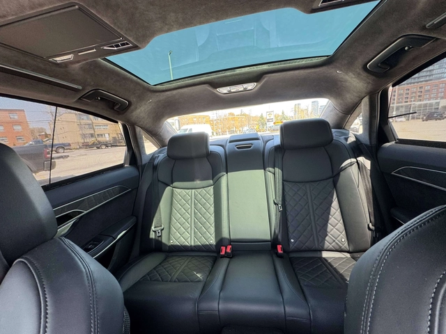 Audi S8 - автомобили, коли, обяви за нови и употребявани 11