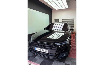 audi-s8 - 1