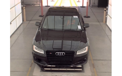 audi-s8 - 1