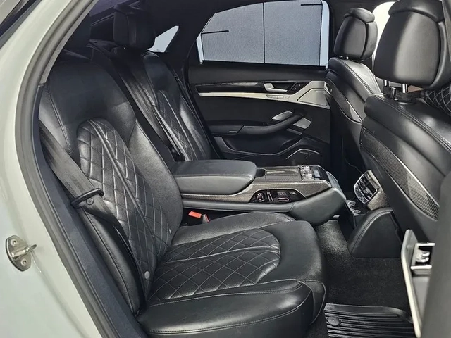 Audi S8 4.0 TFSI Quattro - автомобили, коли, обяви за нови и употребявани 11