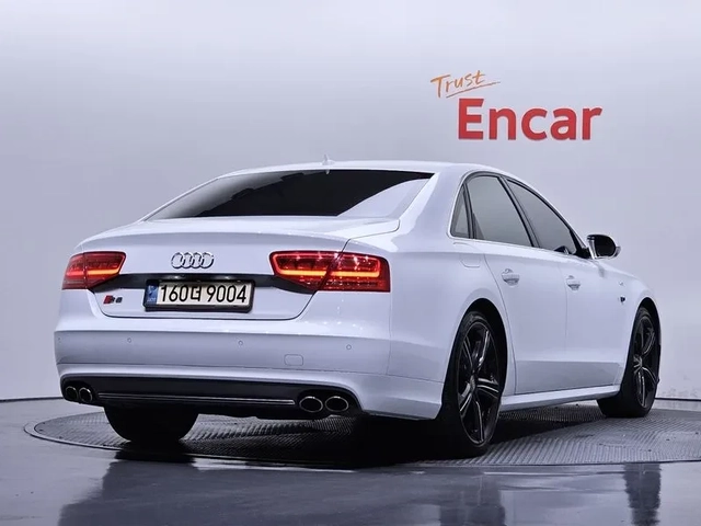 Audi S8 4.0 TFSI Quattro - автомобили, коли, обяви за нови и употребявани 1