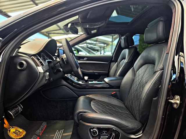 Audi S8 ! PLUS/CERAMIC/DISTR/360CAM/МАСАЖ/ОБДУХ/ВАКУУМ/LIZ - автомобили, коли, обяви за нови и употребявани 14