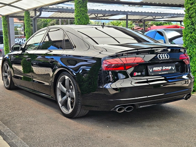 Audi S8 ! PLUS/CERAMIC/DISTR/360CAM/МАСАЖ/ОБДУХ/ВАКУУМ/LIZ - автомобили, коли, обяви за нови и употребявани 6