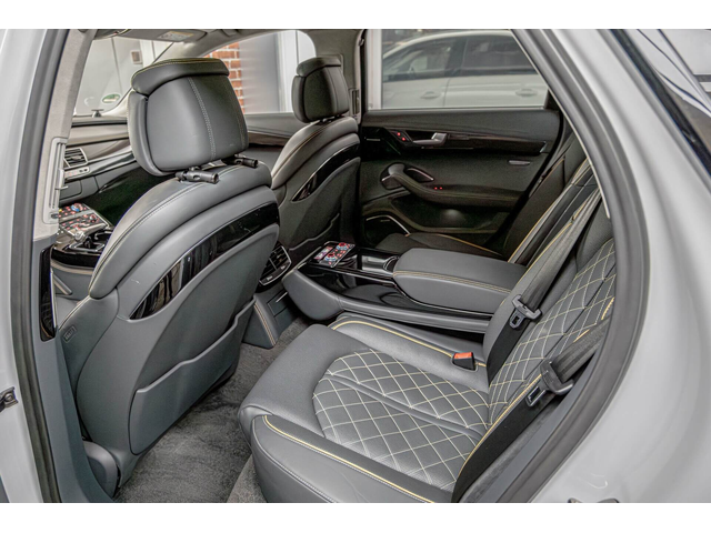 Audi S8 Plus/Bang&Olufsen/Exclusive/HuD/Камера 360/Карбон/Керамика - автомобили, коли, обяви за нови и употребявани 7