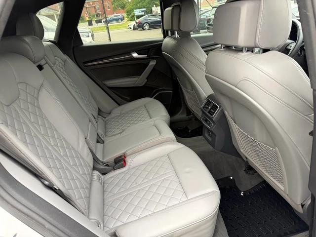 Audi SQ5 * TECHNIK* QUATTRO* TFSI* B&O* HUD* 360* DIS* - автомобили, коли, обяви за нови и употребявани 12