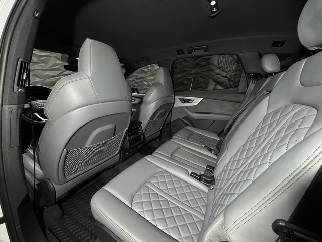 Audi SQ7 * ГАРАНЦИЯ* Quattro TFSI HuD* 360* 7 seats* Lift - автомобили, коли, обяви за нови и употребявани 7