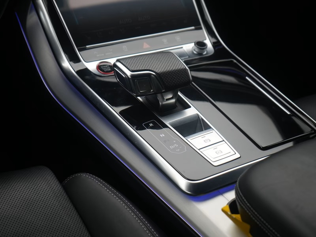 Audi SQ7 SQ7 4.0 TFSI V8 Quattro - автомобили, коли, обяви за нови и употребявани 8