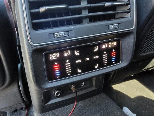 Audi SQ8 * 4.0 TFSI quattro * CARFAX * ЦЕНА ДО БГ - автомобили, коли, обяви за нови и употребявани 9