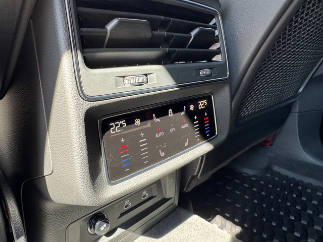 Audi SQ8 4.0 TFSI V8 (507 кс) quattro tiptronic - автомобили, коли, обяви за нови и употребявани 14