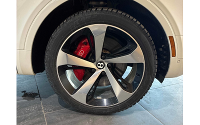 Bentley Bentayga V8 С РЕГИСТРАЦИЯ & АВТО КРЕДИТ - автомобили, коли, обяви за нови и употребявани 11