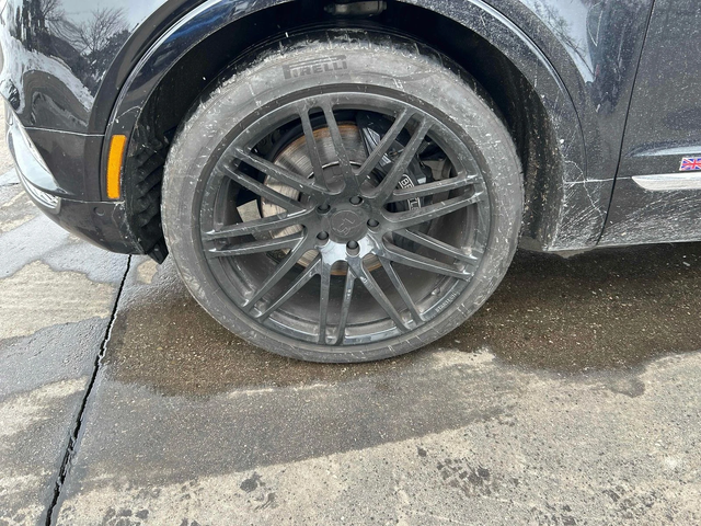 Bentley Bentayga W12 С РЕГИСТРАЦИЯ & АВТО КРЕДИТ - автомобили, коли, обяви за нови и употребявани 13