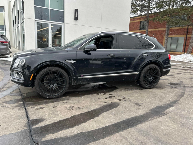 Bentley Bentayga W12 С РЕГИСТРАЦИЯ & АВТО КРЕДИТ - автомобили, коли, обяви за нови и употребявани 1