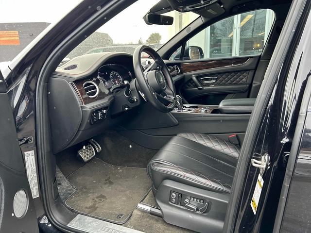 Bentley Bentayga W12 С РЕГИСТРАЦИЯ & АВТО КРЕДИТ - автомобили, коли, обяви за нови и употребявани 5