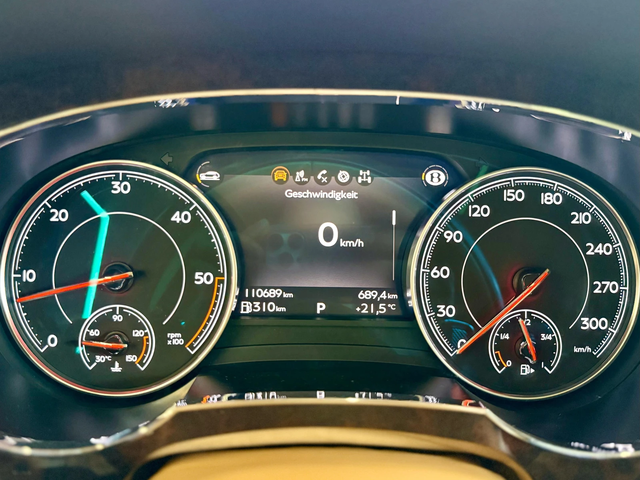 Bentley Bentayga V8 * Panorama* 22"* SoftClose* Лизинг - автомобили, коли, обяви за нови и употребявани 10