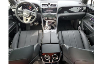 Bentley Bentayga 4.0L 8 ALL WHEEL DRIVE - автомобили, коли, обяви за нови и употребявани 8