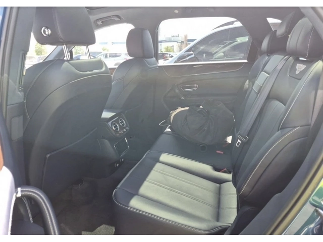 Bentley Bentayga 4.0 V8 * 360 * DISTRONIC * 26279KM * CARFAX * - автомобили, коли, обяви за нови и употребявани 5