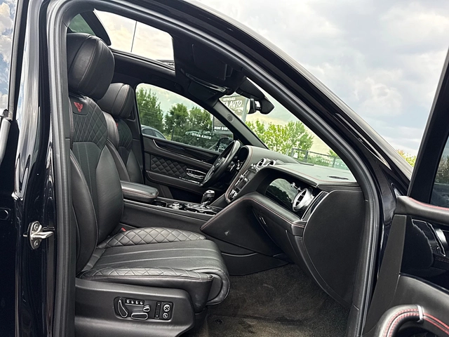Bentley Bentayga DISTRONIK-HEAD UP-PANORAMA-V12-VAKUM-MONITORI-FULL - автомобили, коли, обяви за нови и употребявани 13