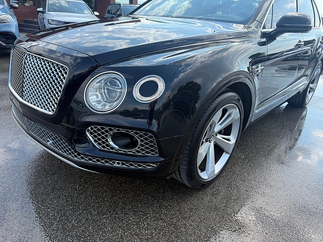 Bentley Bentayga DISTRONIK-HEAD UP-PANORAMA-V12-VAKUM-MONITORI-FULL - автомобили, коли, обяви за нови и употребявани 3