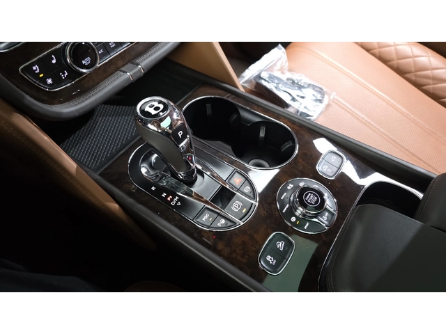 Bentley Bentayga W12 6.0* ОБДУХ* МАСАЖ* 360* HEAD-UP* КРАЙНА ЦЕНА - автомобили, коли, обяви за нови и употребявани 11