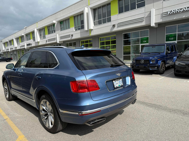 Bentley Bentayga 6.0L 12cyl AWD - автомобили, коли, обяви за нови и употребявани 2