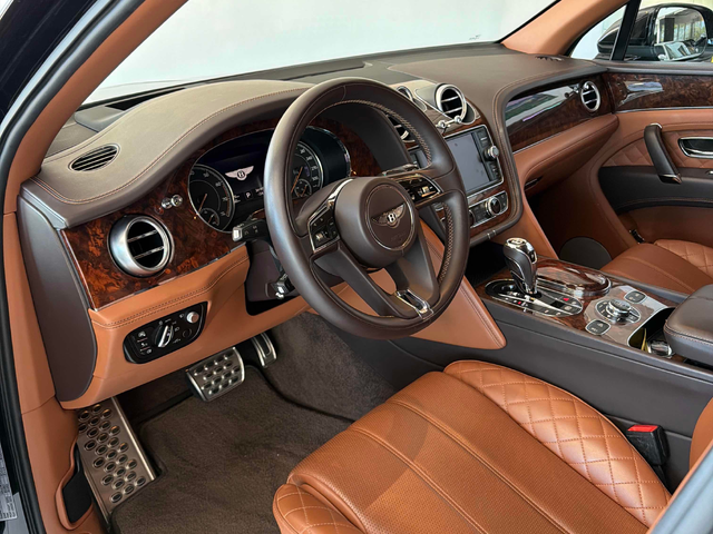 Bentley Bentayga 6.0L 12cyl AWD - автомобили, коли, обяви за нови и употребявани 4