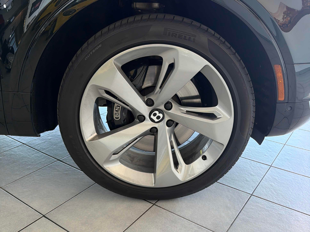 Bentley Bentayga 6.0L 12cyl AWD - автомобили, коли, обяви за нови и употребявани 6