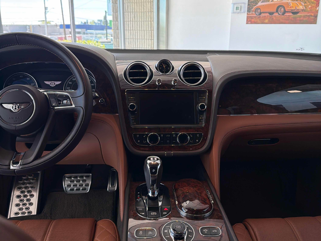 Bentley Bentayga 6.0L 12cyl AWD - автомобили, коли, обяви за нови и употребявани 8
