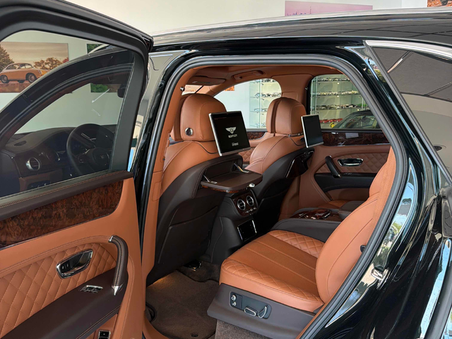 Bentley Bentayga 6.0L 12cyl AWD - автомобили, коли, обяви за нови и употребявани 9