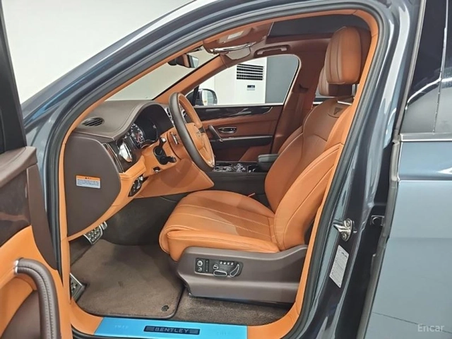 Bentley Bentayga 4.0* V8* ПОДГРЕВ* ОБДУХВАНЕ* 360* МАСАЖИ* HUD* - автомобили, коли, обяви за нови и употребявани 7
