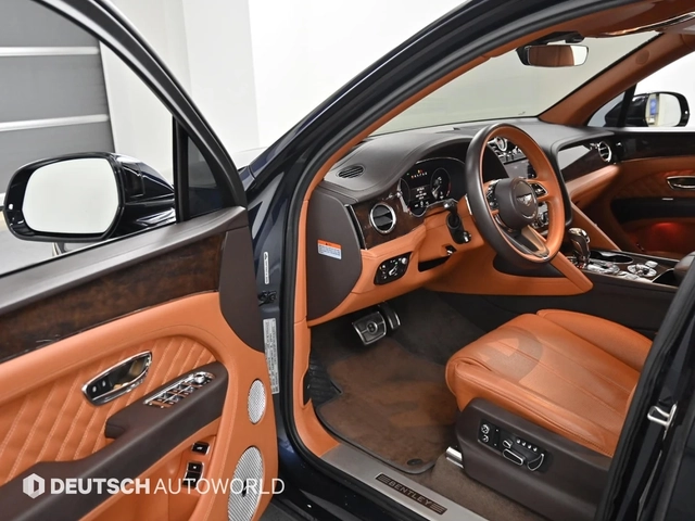 Bentley Bentayga 360КАМЕРИ | ХЕД ЪП | ОБДУХВАНЕ | ПАНОРАМА - автомобили, коли, обяви за нови и употребявани 4