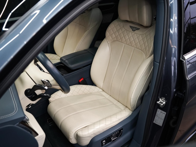 BENTLEY Bentayga Bentayga W12 - автомобили, коли, обяви за нови и употребявани 3