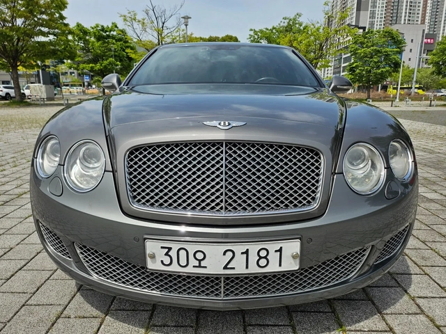 Bentley Flying Spur - автомобили, коли, обяви за нови и употребявани 0