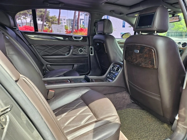 Bentley Flying Spur - автомобили, коли, обяви за нови и употребявани 13